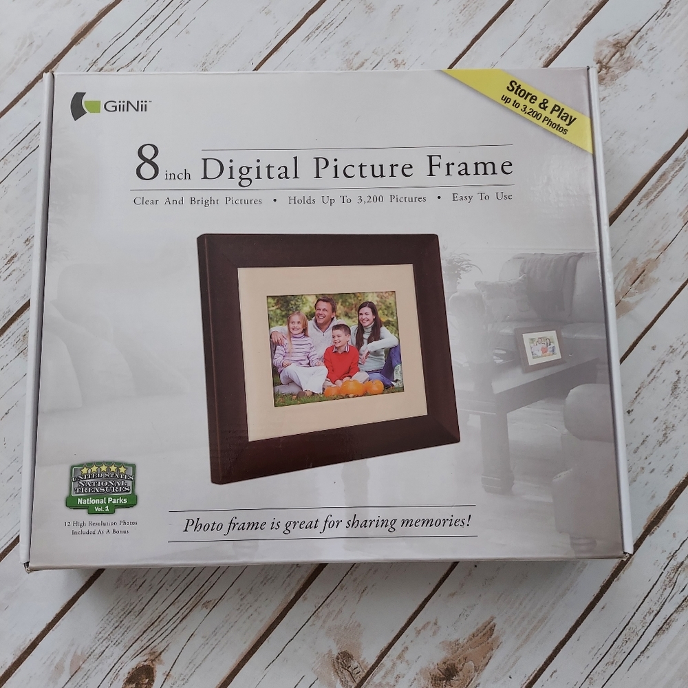 Digital 8" Picture Frame Player